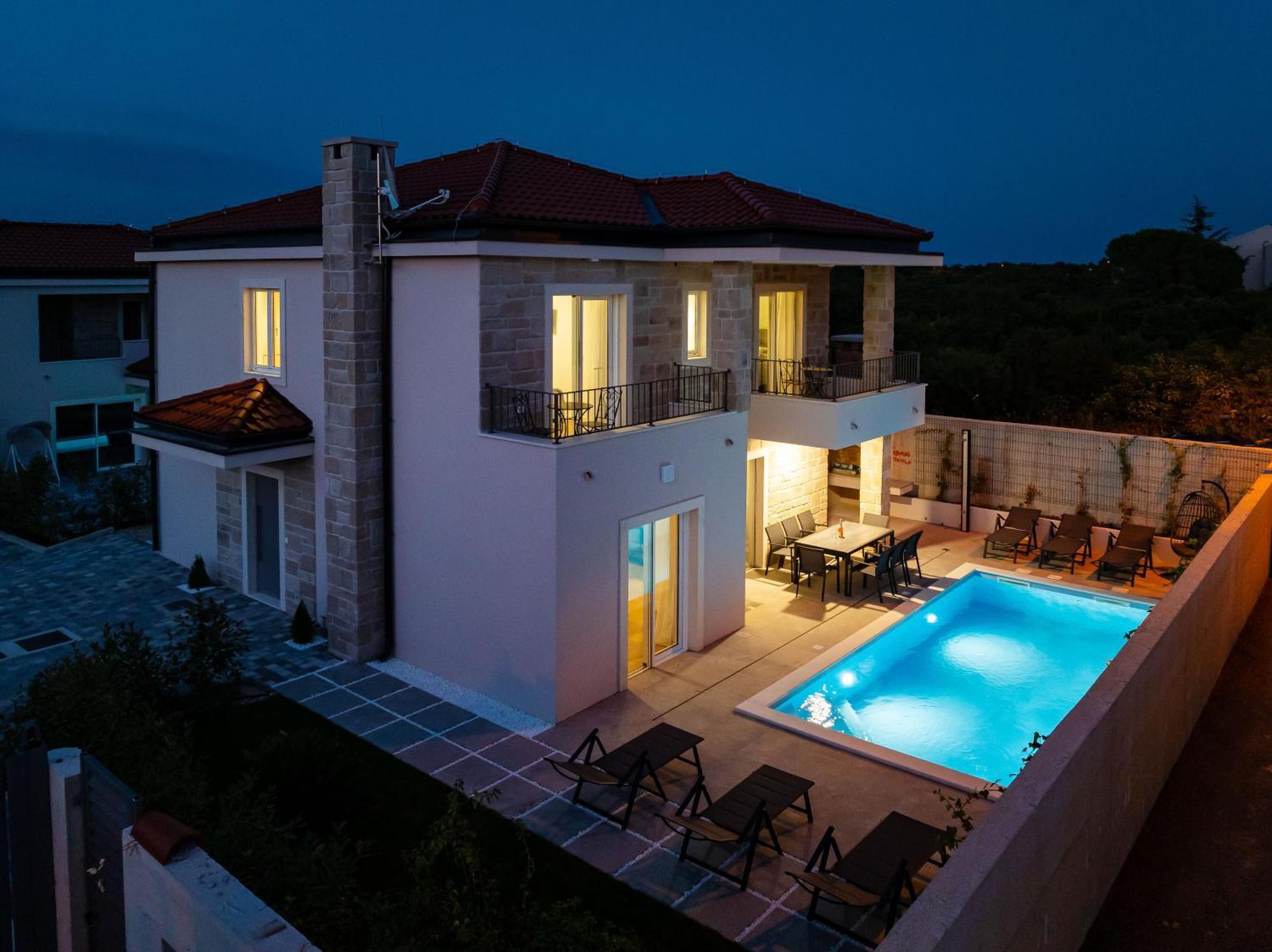 Casa Coral Crno